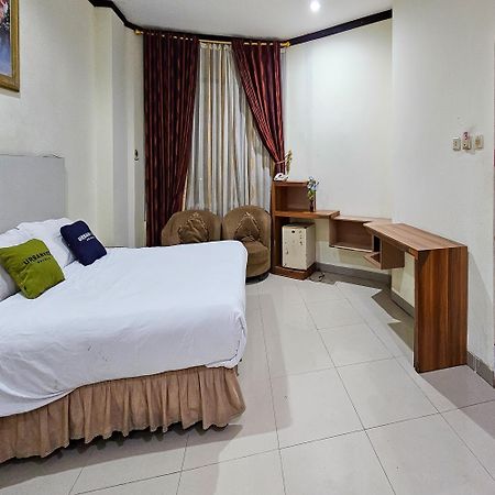 Urbanview Hotel Kharisma Banjarmasin Banjarmasin  Kültér fotó