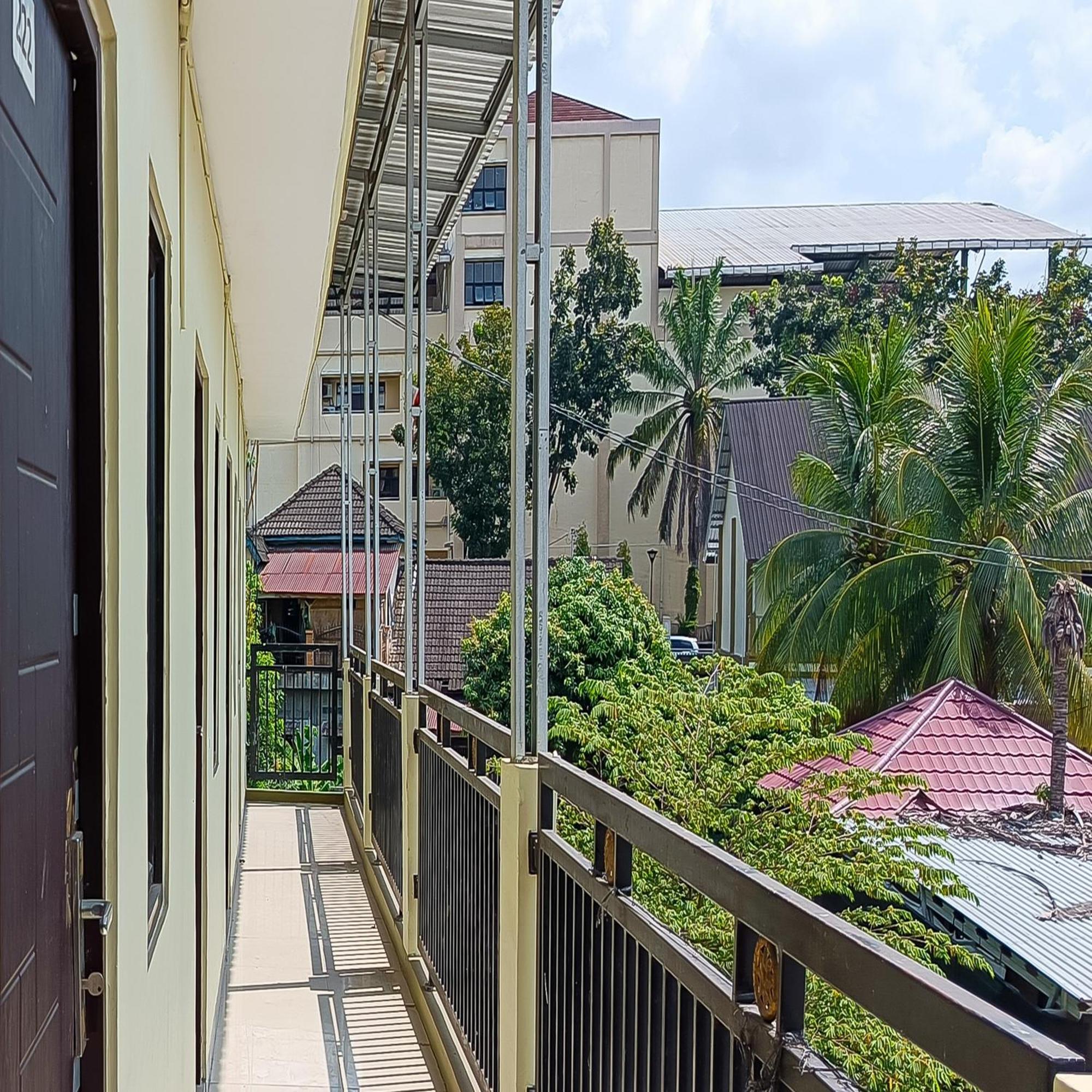 Urbanview Hotel Kharisma Banjarmasin Banjarmasin  Kültér fotó