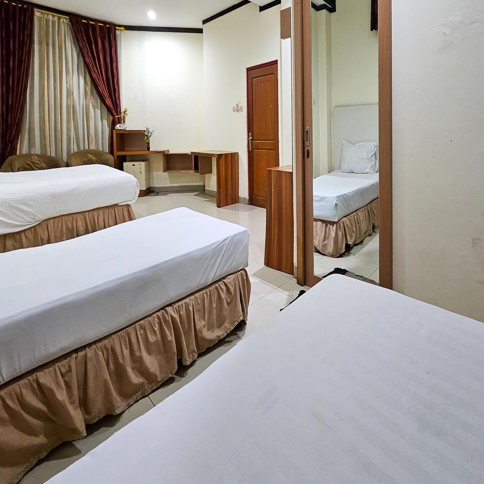 Urbanview Hotel Kharisma Banjarmasin Banjarmasin  Kültér fotó